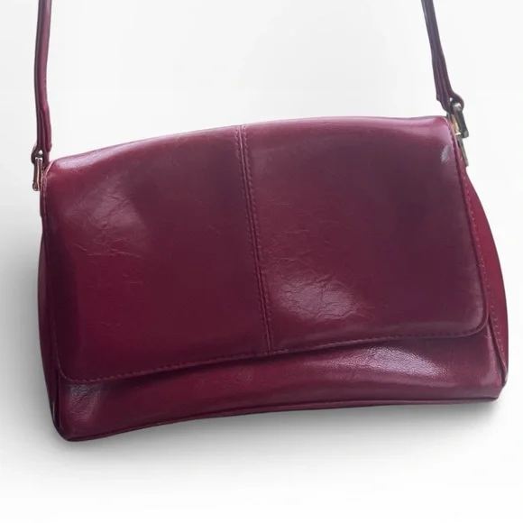 Euro Girl Style Liz Claiborne Capsule Wardrobe Piece Red Leather Shoulder Bag - Picture 2 of 5